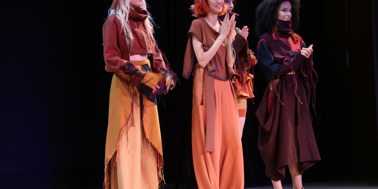 Akdeniz Üniversitesi Güzel Sanatlar Fakültesi’nde İlk Defile Heyecanı