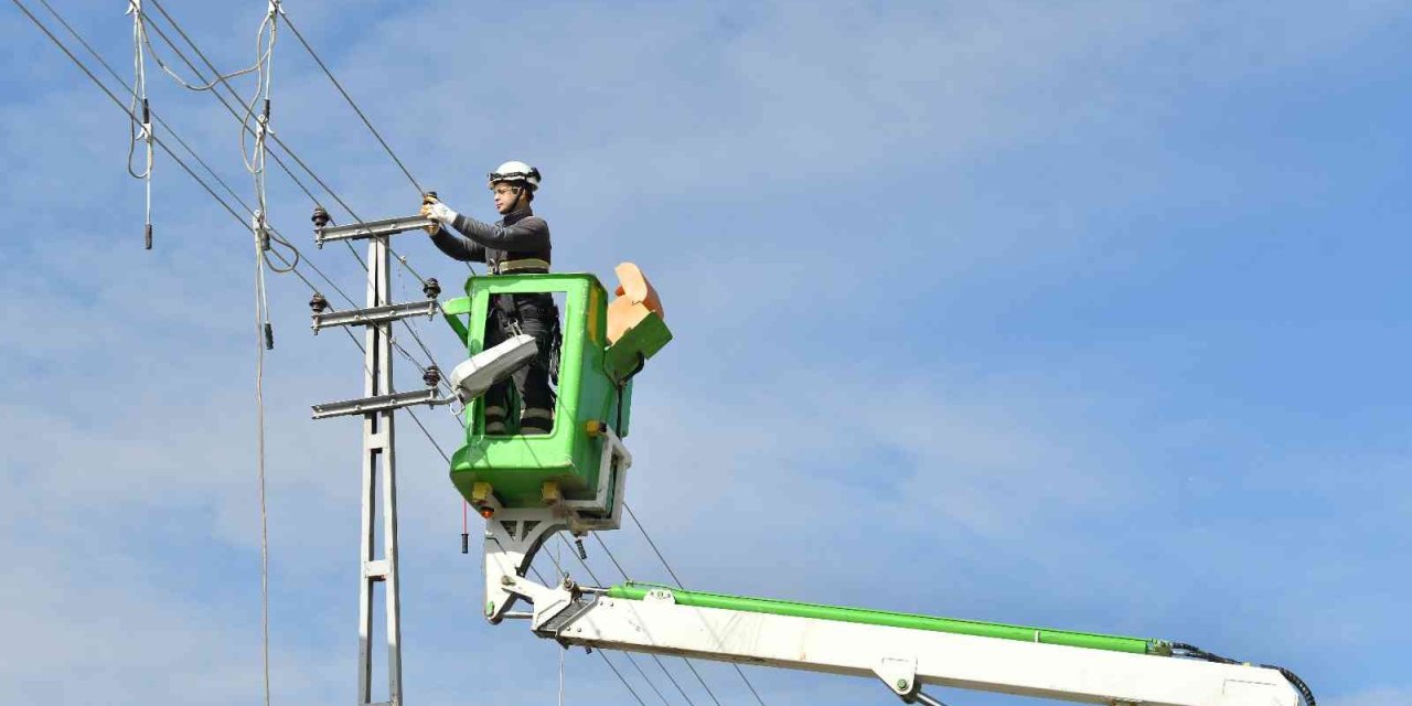 Toroslar Edaş Mersin’e 8 Yılda 1.8 Milyar Liralık Yatırım Yaptı