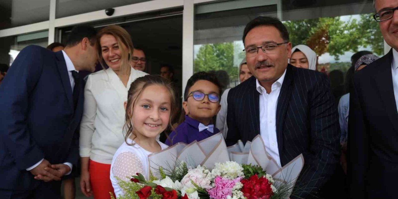 Vali Çiçek: “hacılar’ın Geleceği Emin Ellerde”