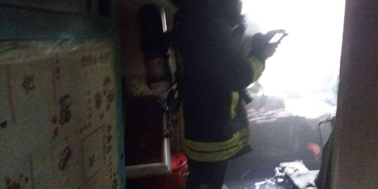 Müstakil Evde Çıkan Yangın İtfaiye Tarafından Söndürüldü