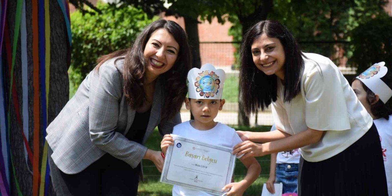 Minik Öğrenciler Mezun Oldu