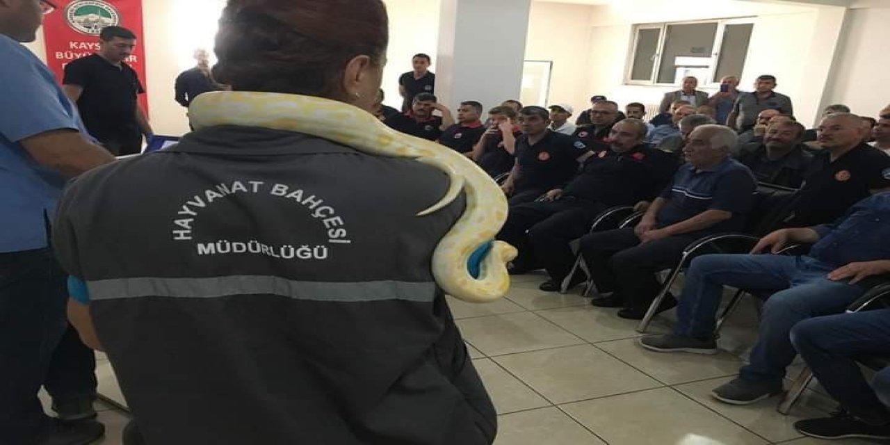İtfaiye Erlerine Yılanlı Eğitim