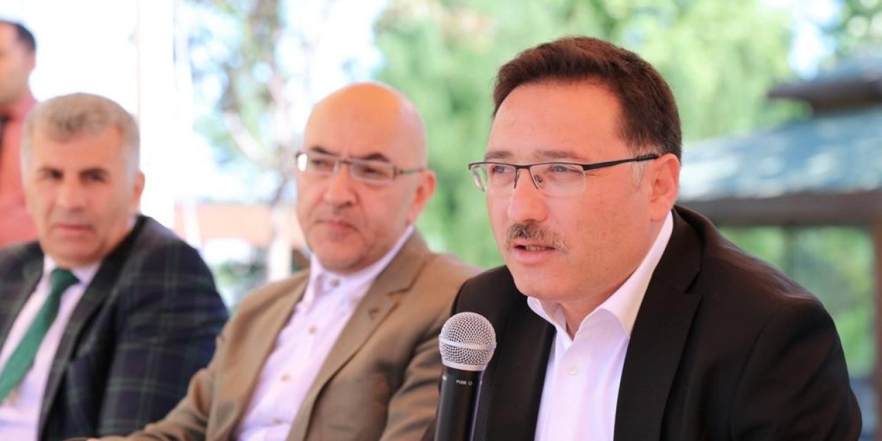 Vali Çiçek, Turizm Acenteleri Ve Otel Yöneticileriyle Bir Araya Geldi