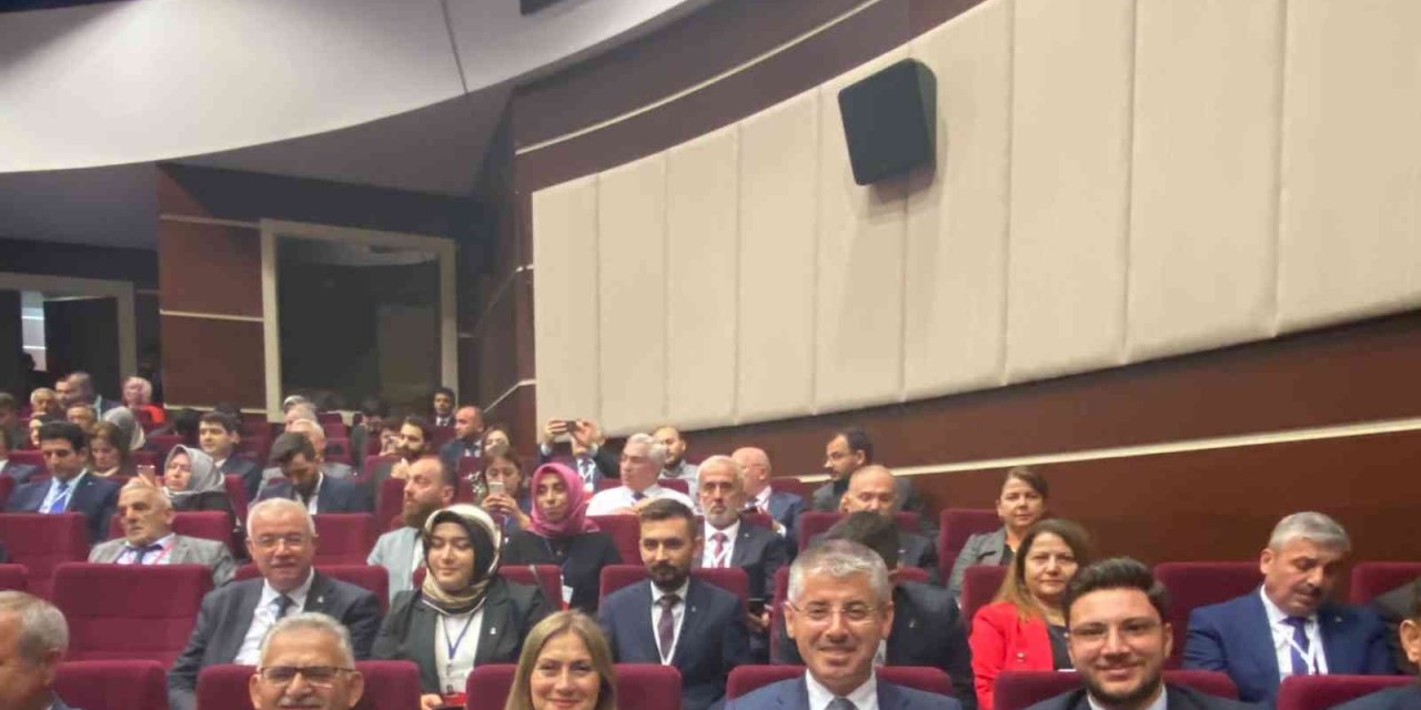 Başkan Büyükkılıç Genişletilmiş İl Başkanları Toplantısına Katıldı