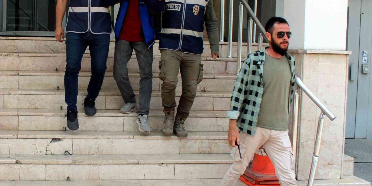 Polisten Kaçmak İçin Evine Kazdığı Tünelde Yakalandı