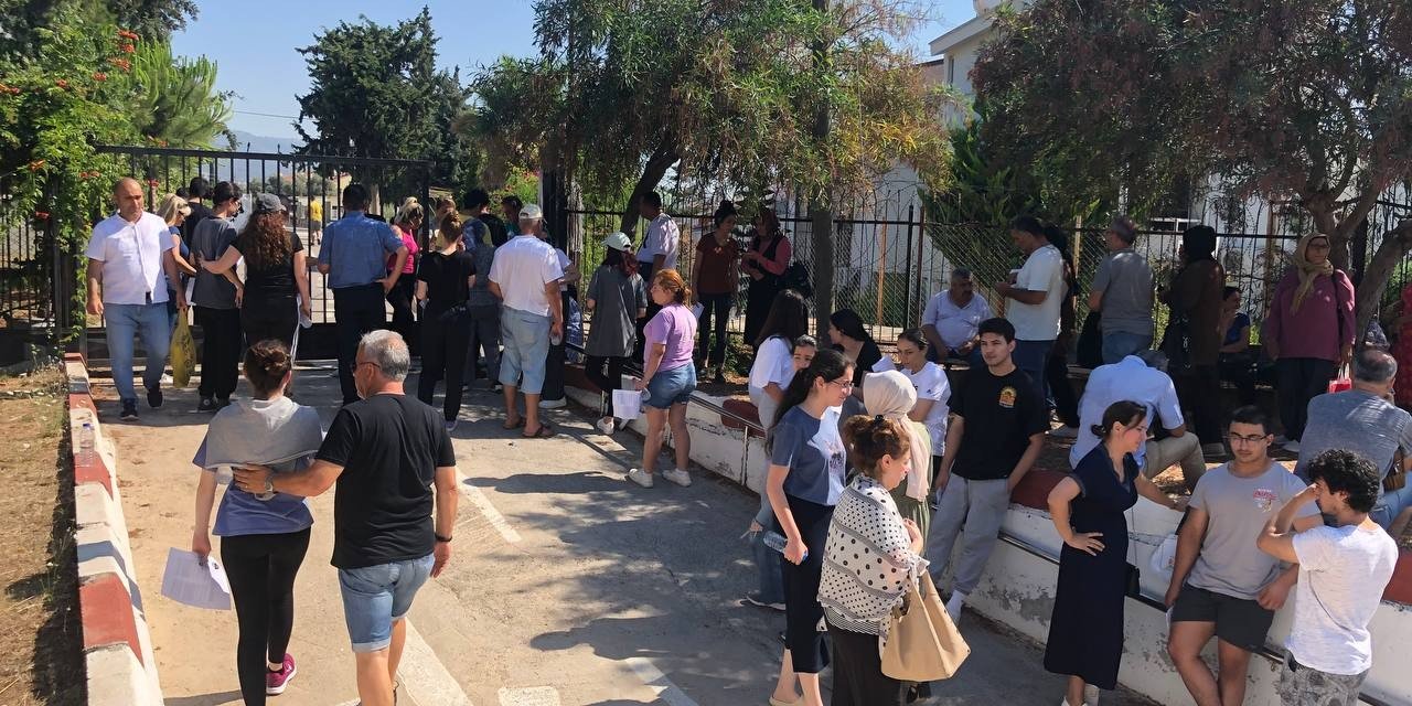 Mersin’de Gençlerin Sınav Heyecanı Başladı