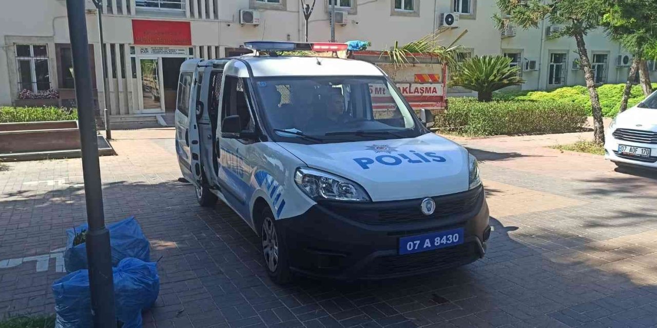 Kimliğini Kaybeden Genci Sınava Polisler Yetiştirdi