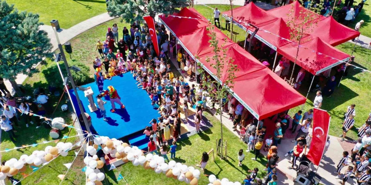 Aksaray’da Fatih Millet Bahçesi Açıldı