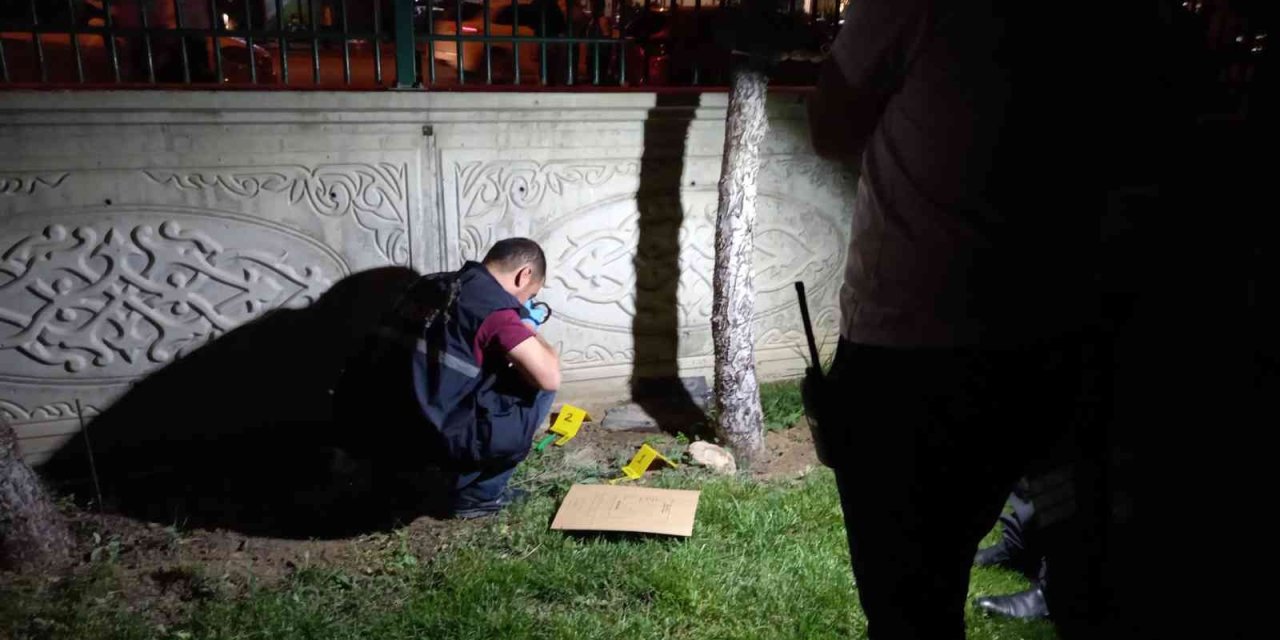 Kavgada Bıçaklanan Genç Hayatını Kaybetti