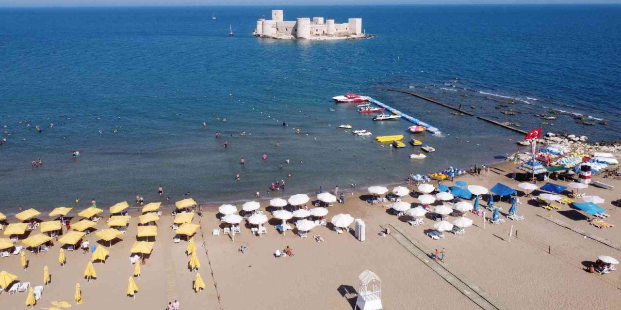 Yaz Tatili Başladı, Turizmin Merkezi Kızkalesi’nde Yoğunluk Arttı