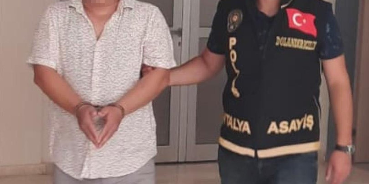 İlanda Gördüğü Cep Telefonunu Eşine Gösterme Bahanesiyle Alıp Ortadan Kayboldu