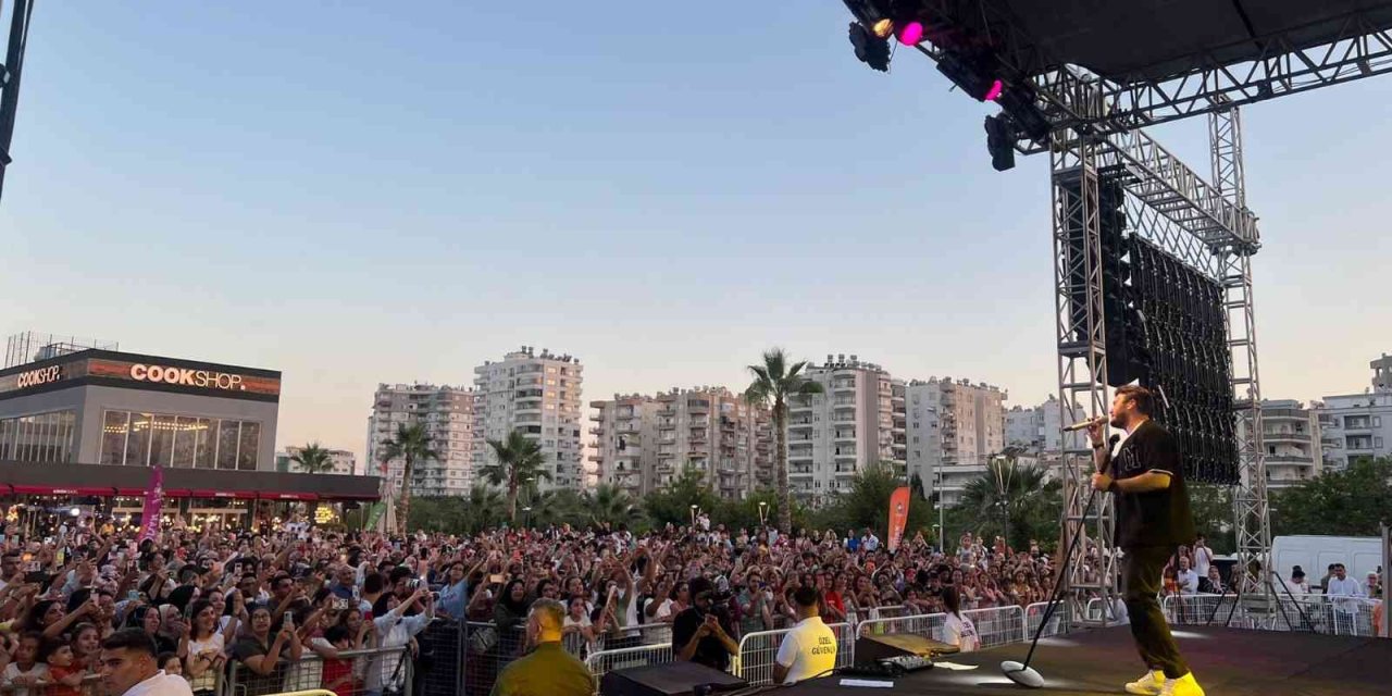 Mustafa Celeli, Mersinli Sevenleriyle Buluştu