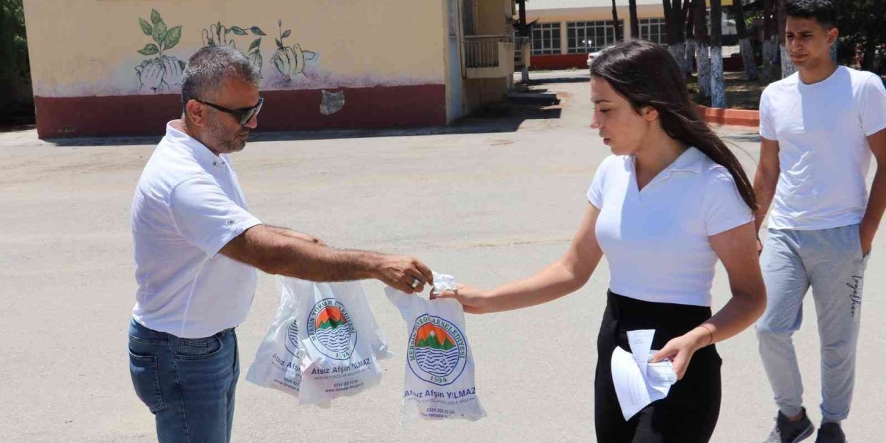 Toroslar Belediyesi, Yks Heyecanına Ortak Oldu