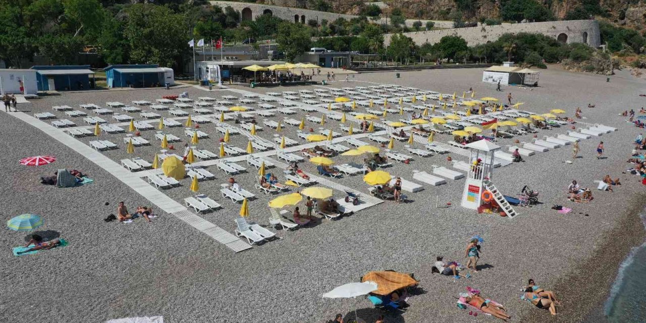 Ekdağ Konyaaltı Plajı Hizmete Açıldı