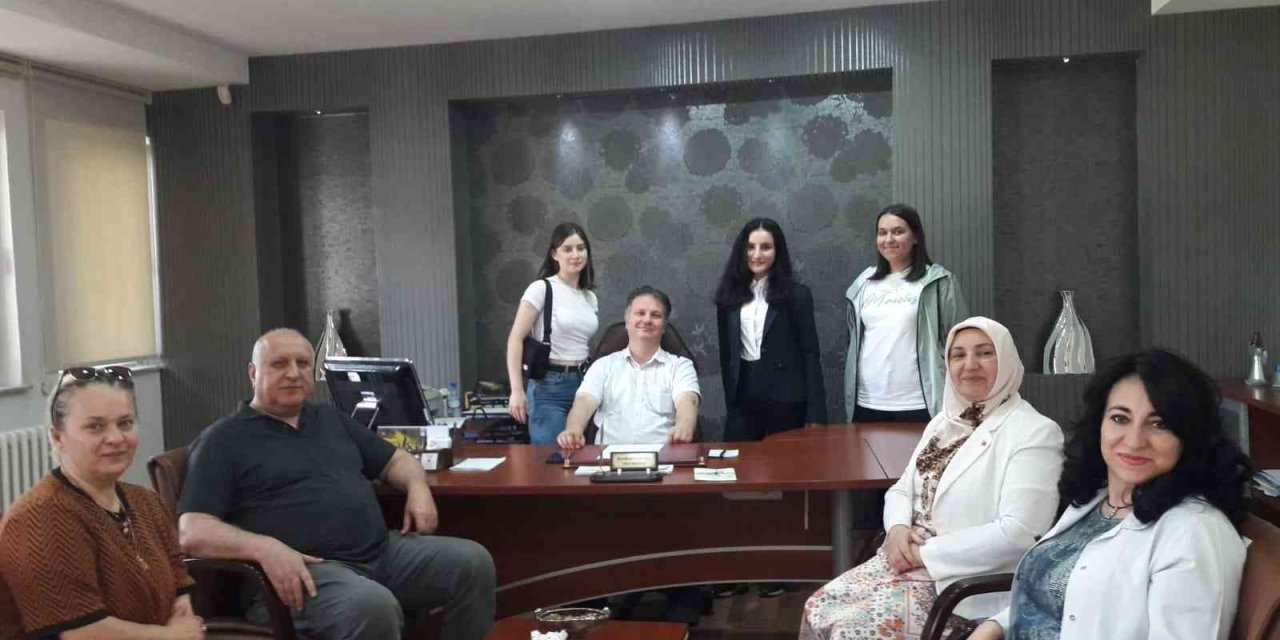 Eskişehir Salih Zeki Anadolu Lisesi, ‘8. Uluslararası Hukuk Sempozyumu’nda