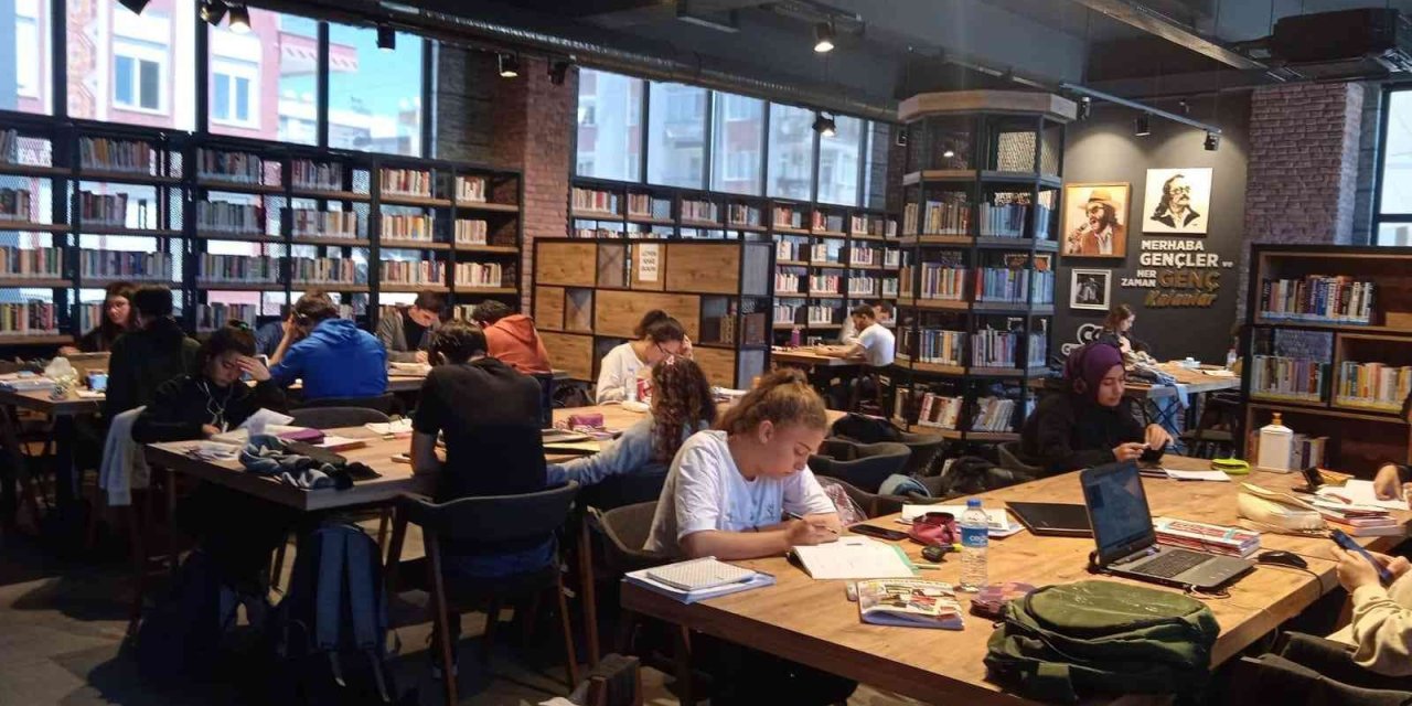 Kepez’in 12 Kütüphanesi Tamamlandı