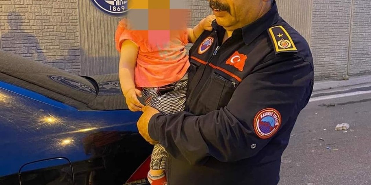 Kazada Sıkışan Vatandaşları İtfaiye Ekipleri Kurtardı