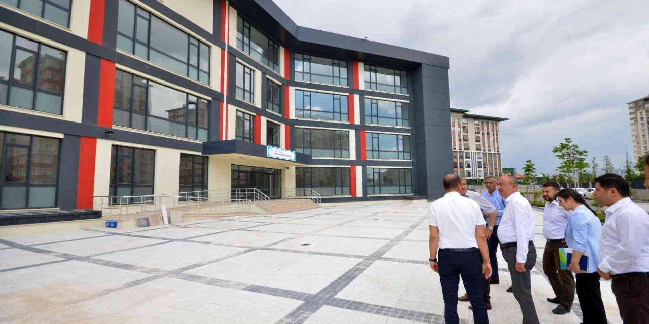 Meram’da 40 Derslikli Örnek Okulun Yapımı Tamamlandı