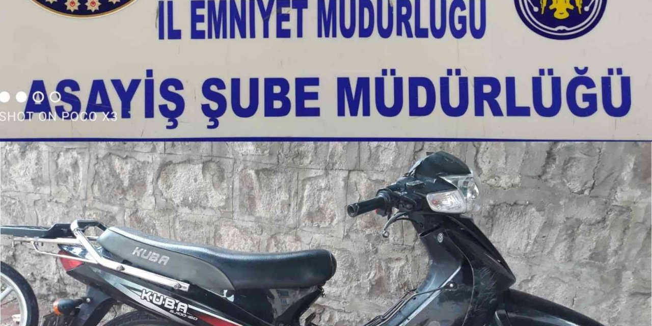 Motosiklet Ve Bisiklet Hırsızları Kamerada