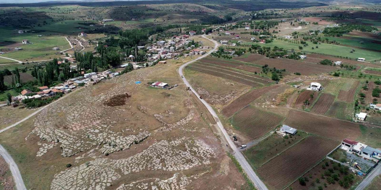 Talas Kırsalında Yollar Genişliyor