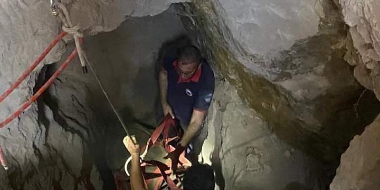 Kuyuya Düşen İneği İtfaiye Kurtardı