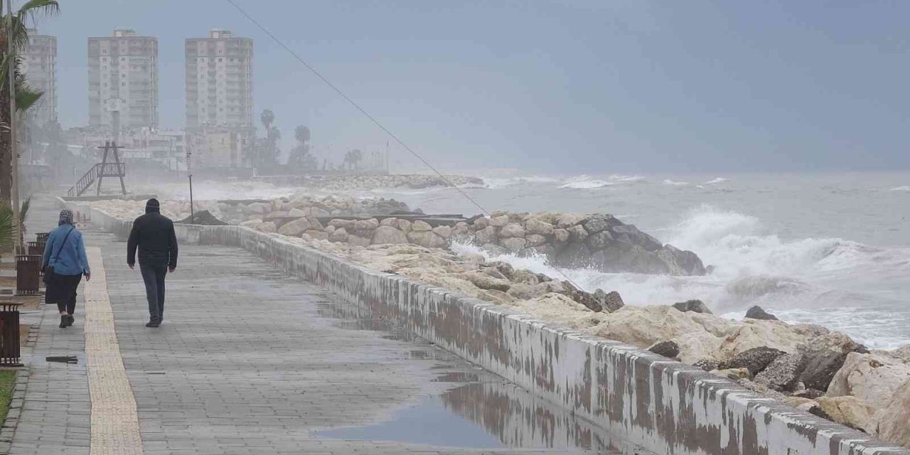 Doğu Akdeniz’e Cumadan İtibaren Kuvvetli Yağış Geliyor