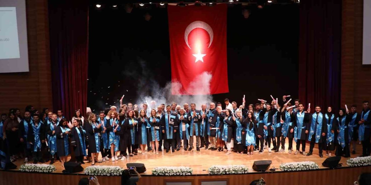 Kayü Teknik Bilimler Meslek Yüksekokulu 44. Dönem Mezunlarını Verdi