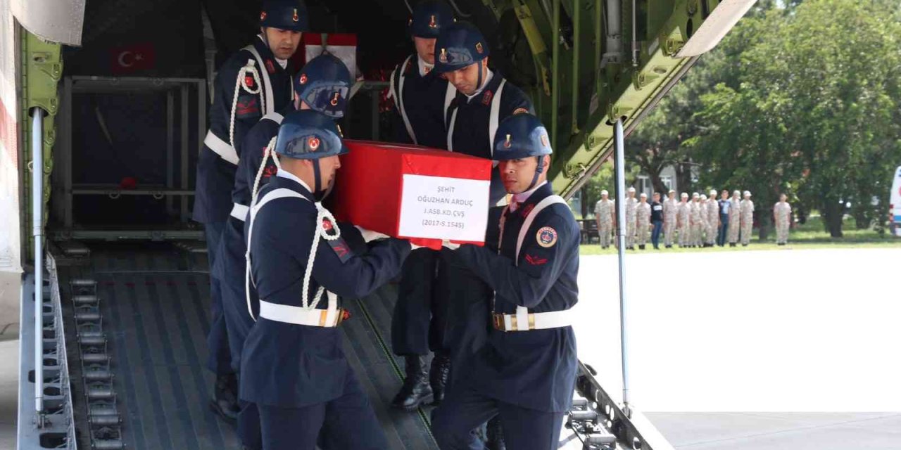 Şehit Jandarma Astsubay Arduç’un Naaşı Eskişehir’e Ulaştı