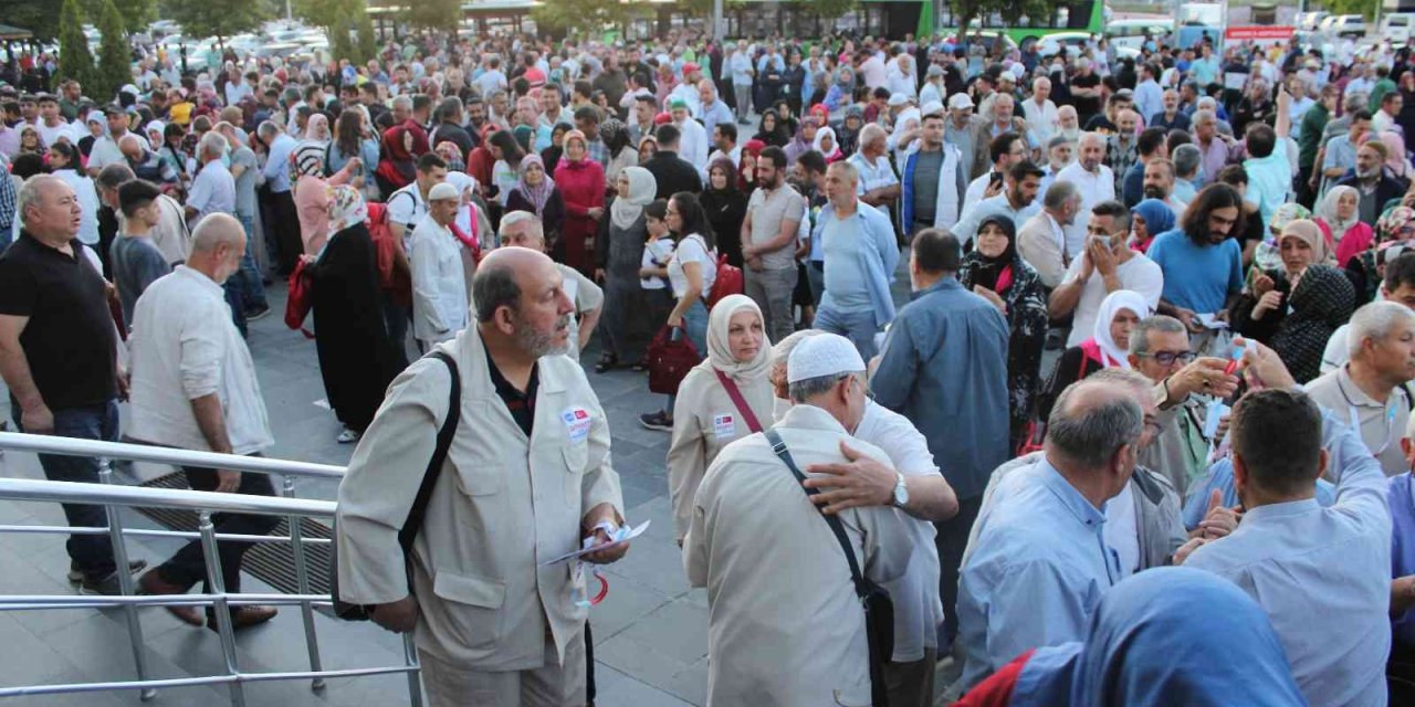 Kayseri’den 180 Kişi Kutsal Topraklara Gitti