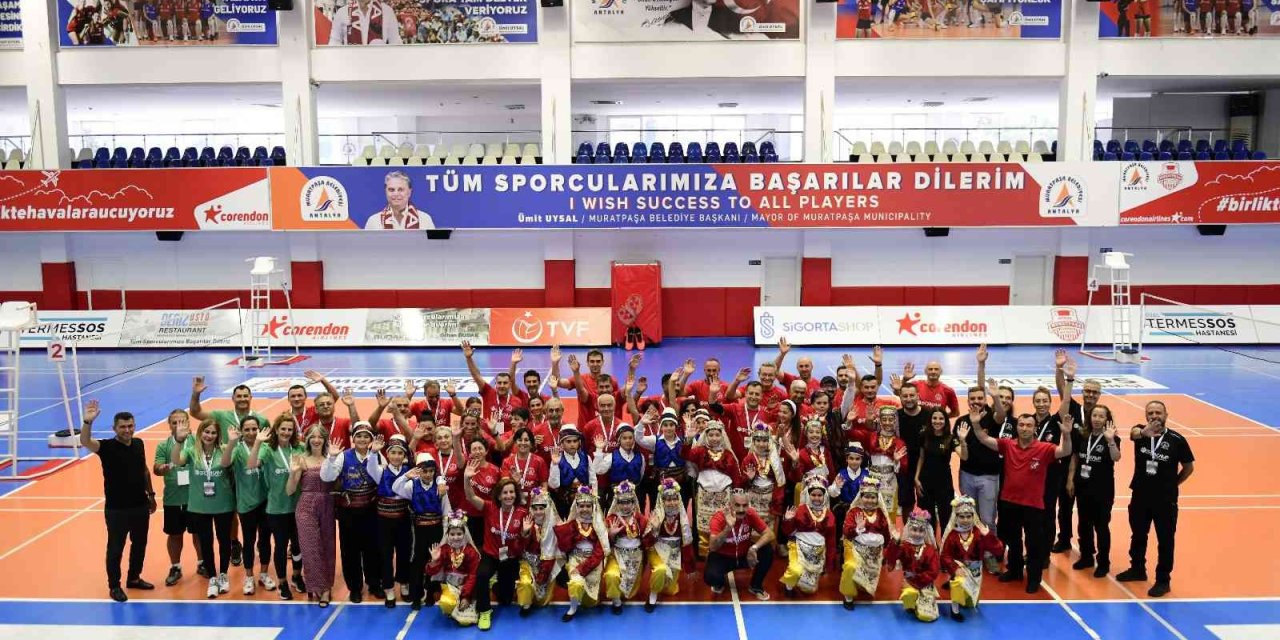 Veteranlar Badminton Şenliği Başladı