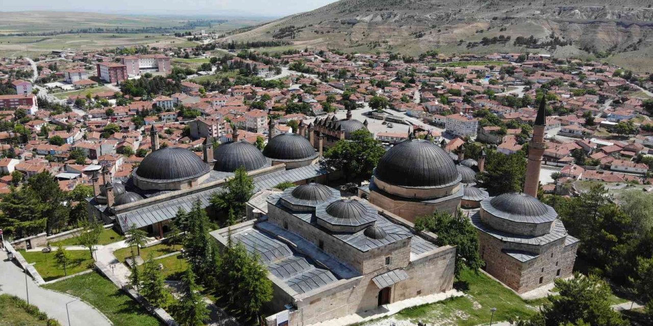 Seyyid Battal Gazi Külliyesi Yenilenen Yüzüyle Ziyaretçilerini Bekliyor