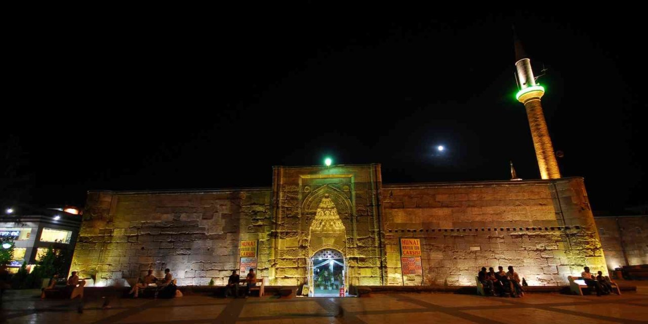 Kayseri Yaz Gecelerinde "eyvan Sohbetleri"