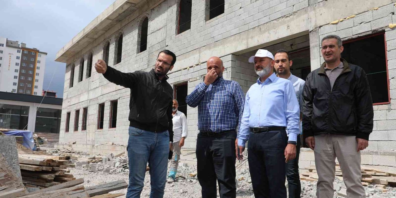 Başkan Çolakbayrakdar, Beyazşehir’de Kur’an Kursu’nu İnceledi