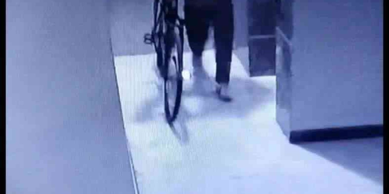 Bisiklet Hırsızı Güvenlik Kameralarına Yakalandı