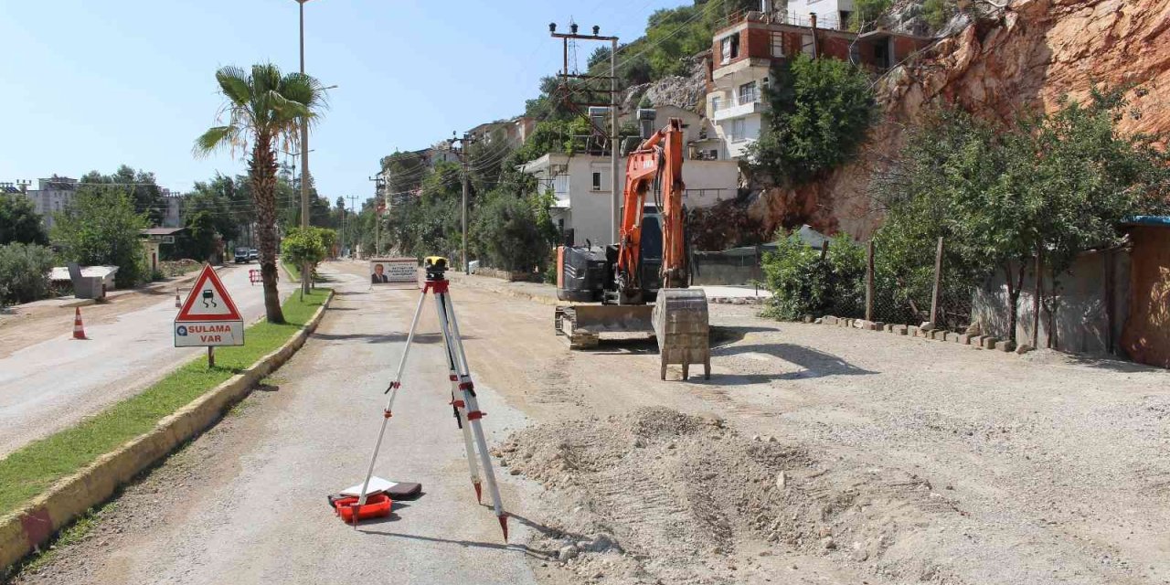 Finike’nin Kanalizasyon Sorunu Çözülüyor