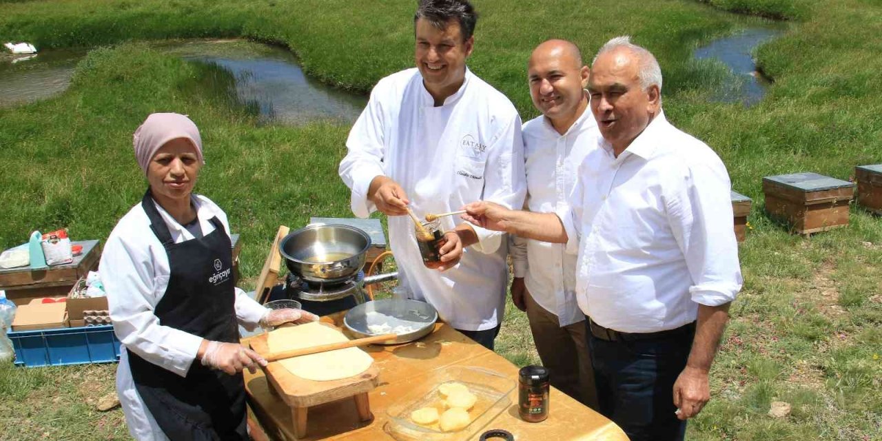 İtalyan Şef, 2 Bin 500 Rakımda Dünya Birincisi Balla Tatlı Yaptı