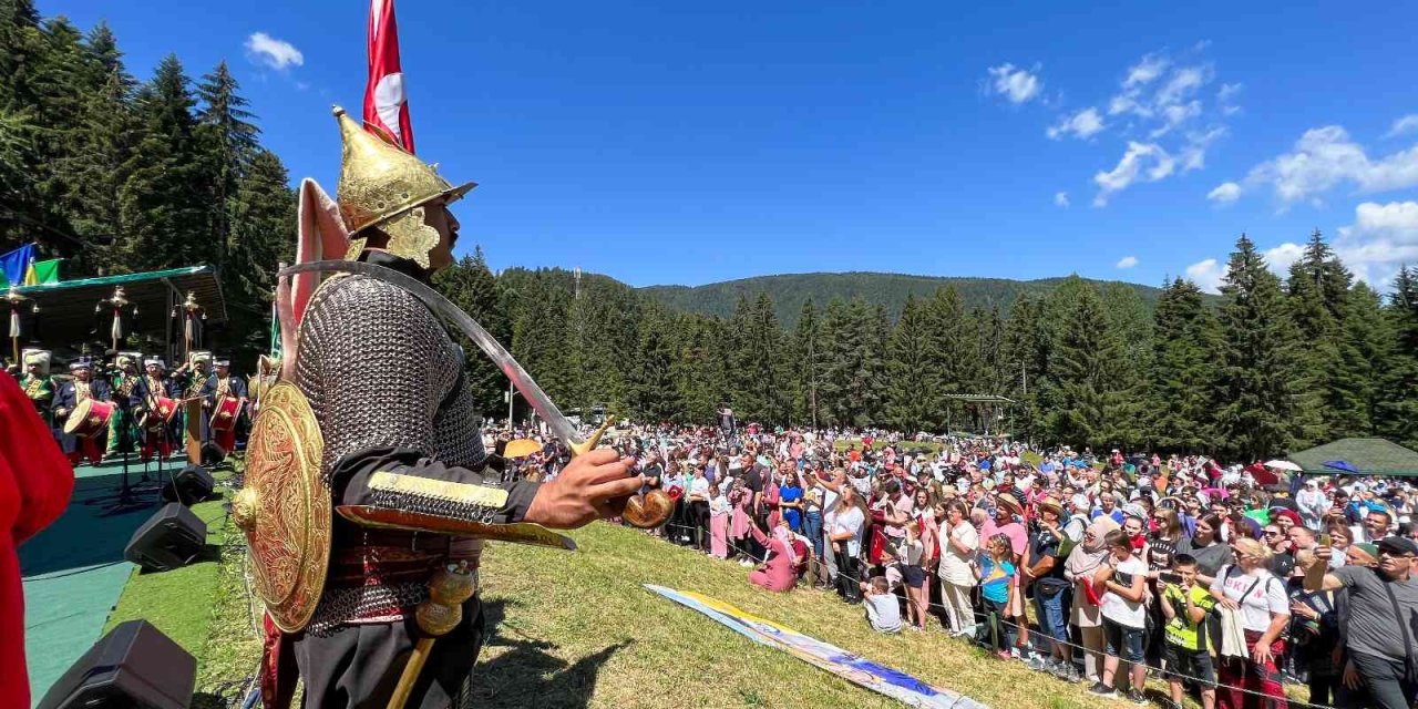 Başkan Pekyatırmacı Ayvaz Dede Şenlikleri’ne Katıldı