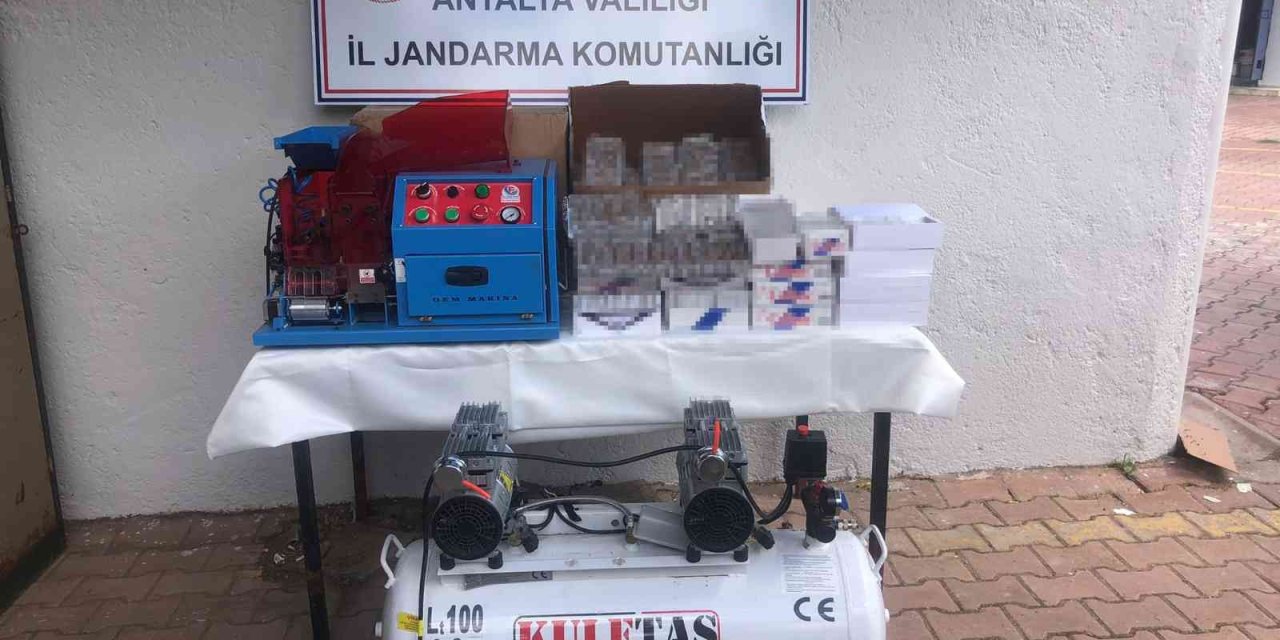 Kaçak Sigara İmalathanesinde 300 Bin Tl’lik Malzeme Ele Geçirildi