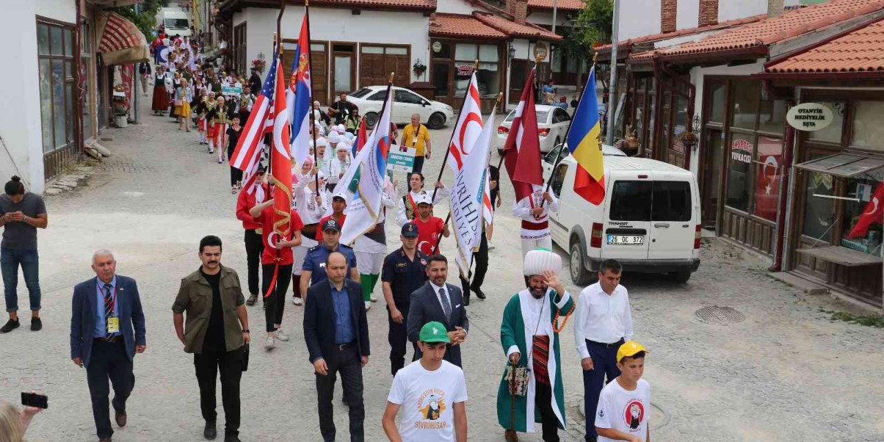 Sivrihisar Sokaklarında Renkli Görüntüler