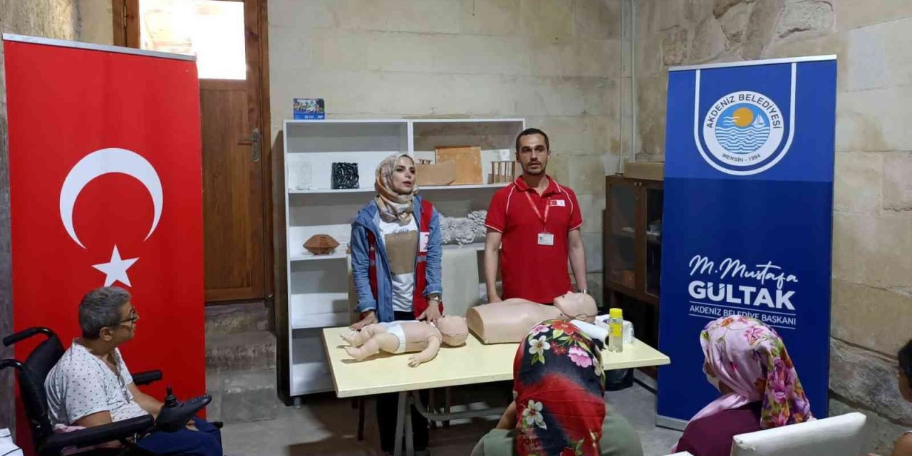 Akdeniz Belediyesinden Vatandaşlara İlk Yardım Eğitimi