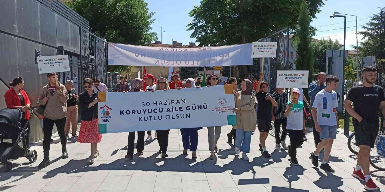 Koruyucu Aile Günü Eskişehir’de Mehter Eşliğinde Kutlandı