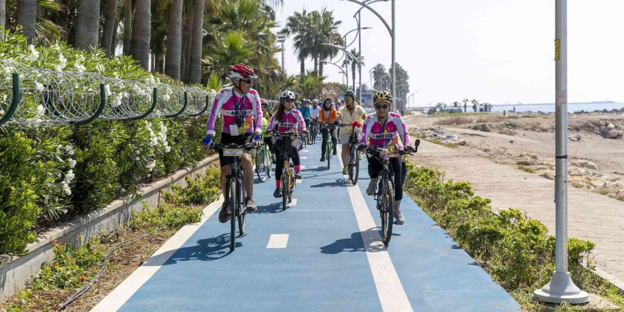 Mersin'de Bisikletseverler 30 Kilometrelik Sürüş Yaptı