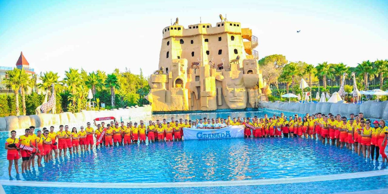 Alanında Uzman Cankurtaran Ekibi Gün Boyu Görevde