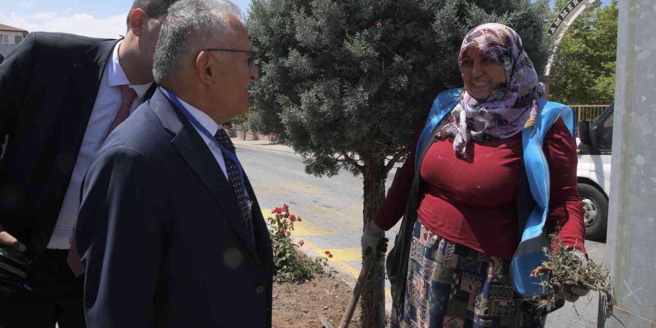 Başkan Büyükkılıç Kayserililerin Her Zaman Yanında