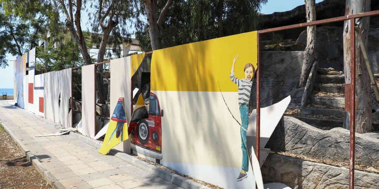 Özgecan Aslan Barış Meydanına Kazandırılan Sanatsal Alanlar Tahrip Edildi