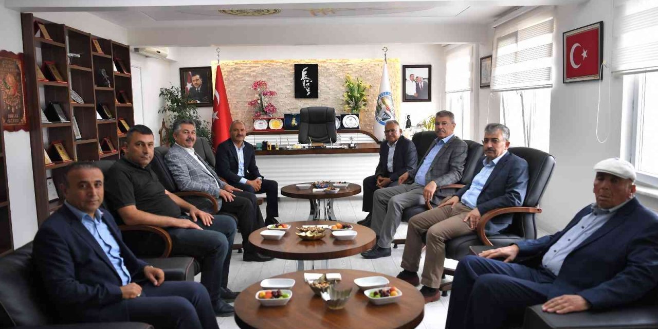 Başkan Büyükkılıç, Felahiye Belediyesi’ni Ziyaret Etti