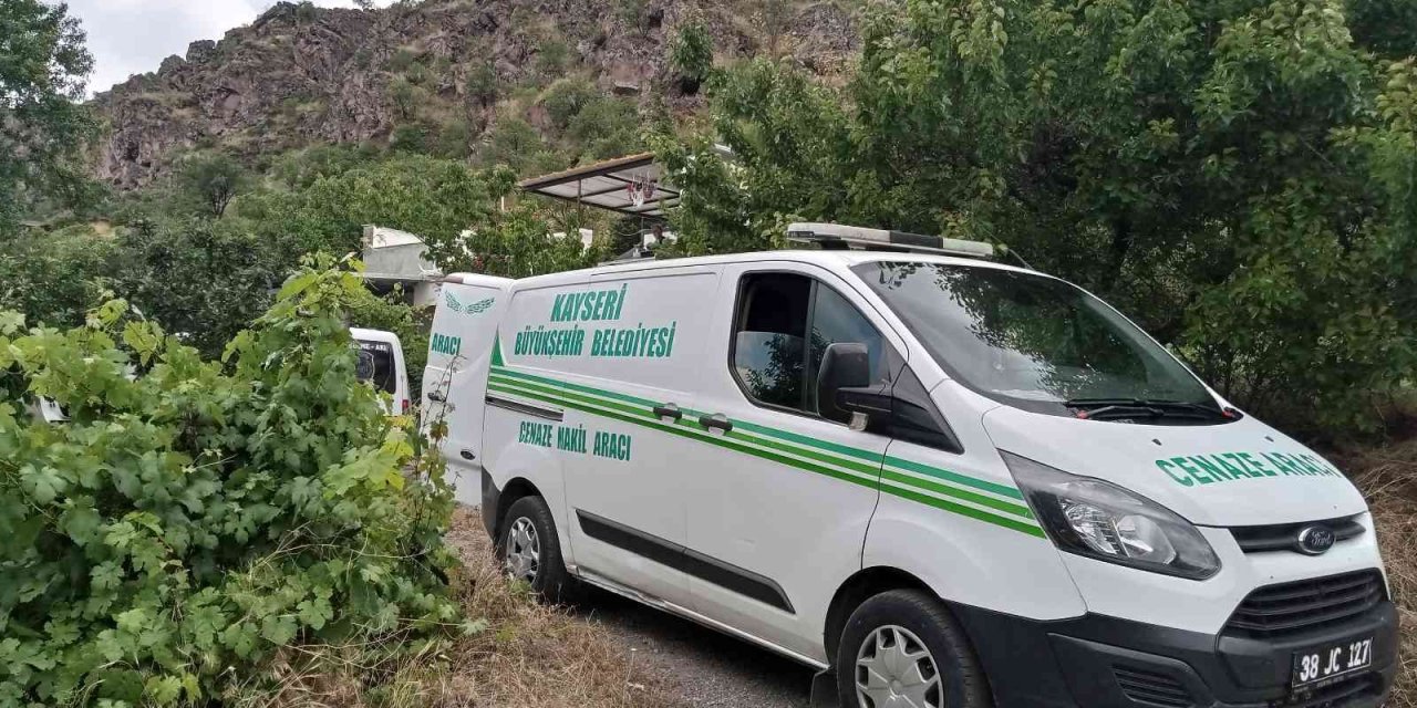 Tamir İçin Çıktığı Çatıdan Düştü, Yaşamını Yitirdi