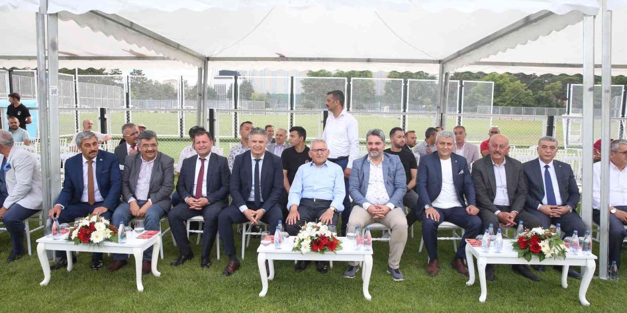 Başkan Büyükkılıç’tan Amatör Spor Kulüplerine 350 Bin Tl’lik Destek