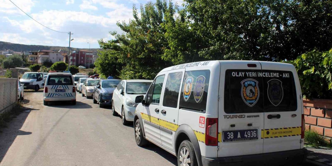 Yaşadığı Villada Ölü Bulundu