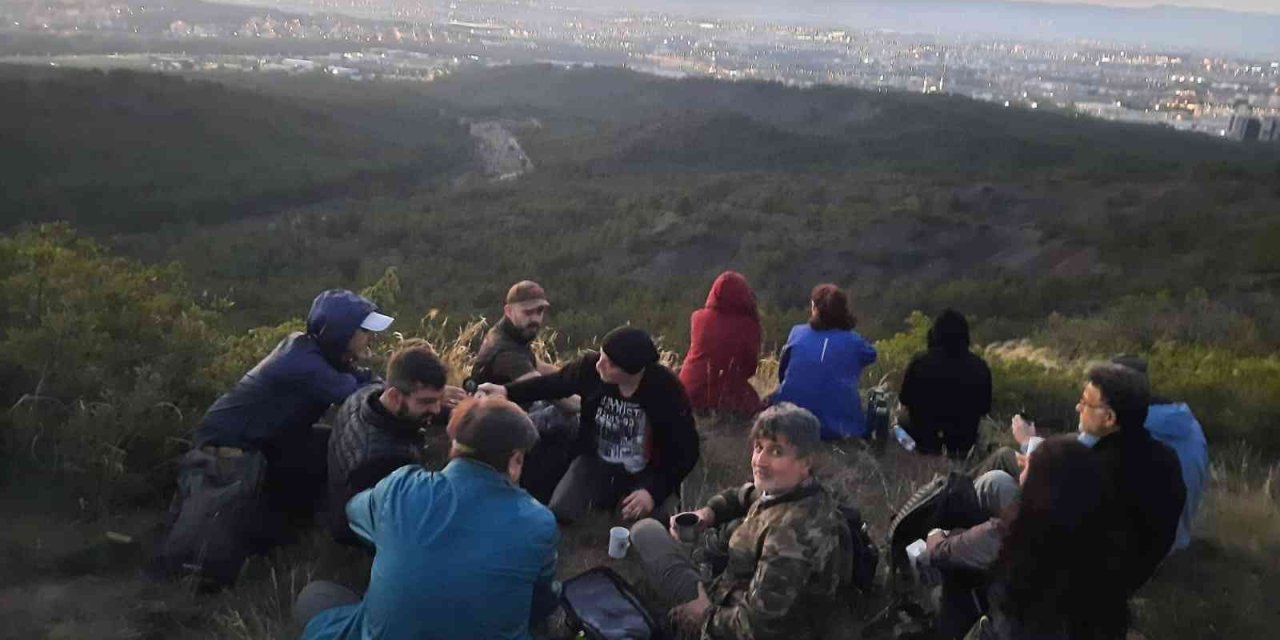 Doğa Sporcuları Akşam Yürüyüşünde Gün Batımının Keyfini Çıkardı